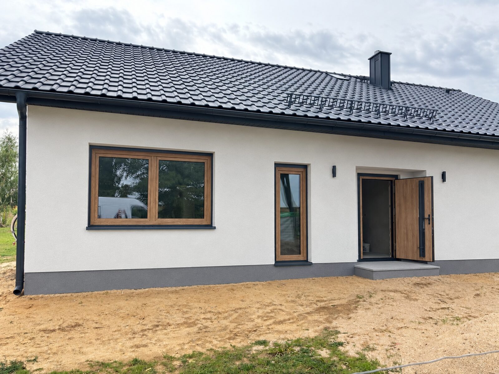 Nowo wybudowany dom jednorodzinny, dla którego przygotowano świadectwo charakterystyki energetycznej